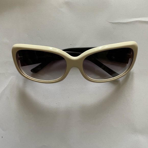 Accessories - Chic Cream Sunglasses